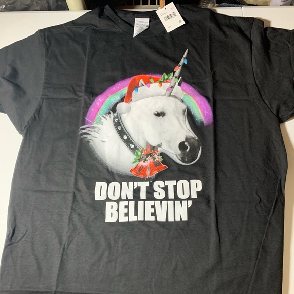 Don’t stop believing Christmas T-shirt New NWT - Picture 2 of 6